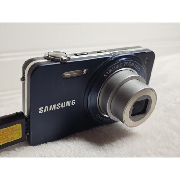 Samsung Digital Camera ST90 14.2MP Black Working 2gb Sd Card And Cord - Picture 3 of 9